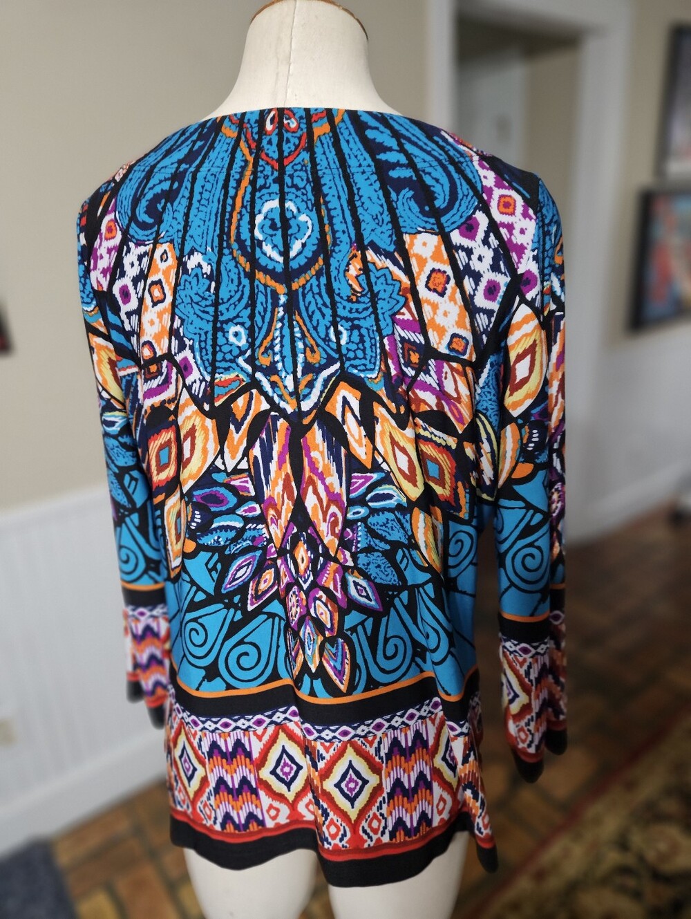 Investments Colorful Top Large - Picture 3 of 4